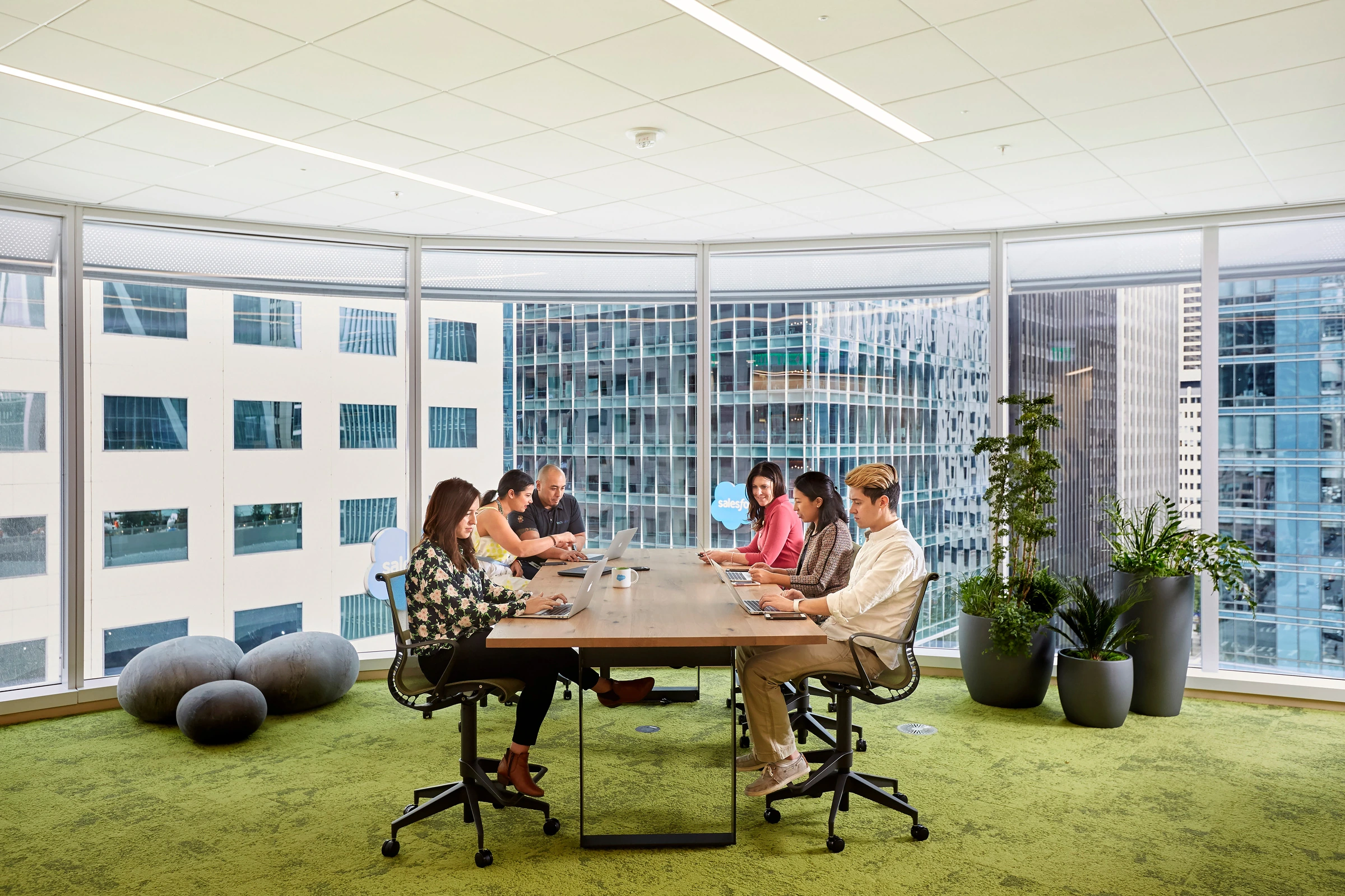 What is Custom Salesforce Development? The Ultimate Guide 2025